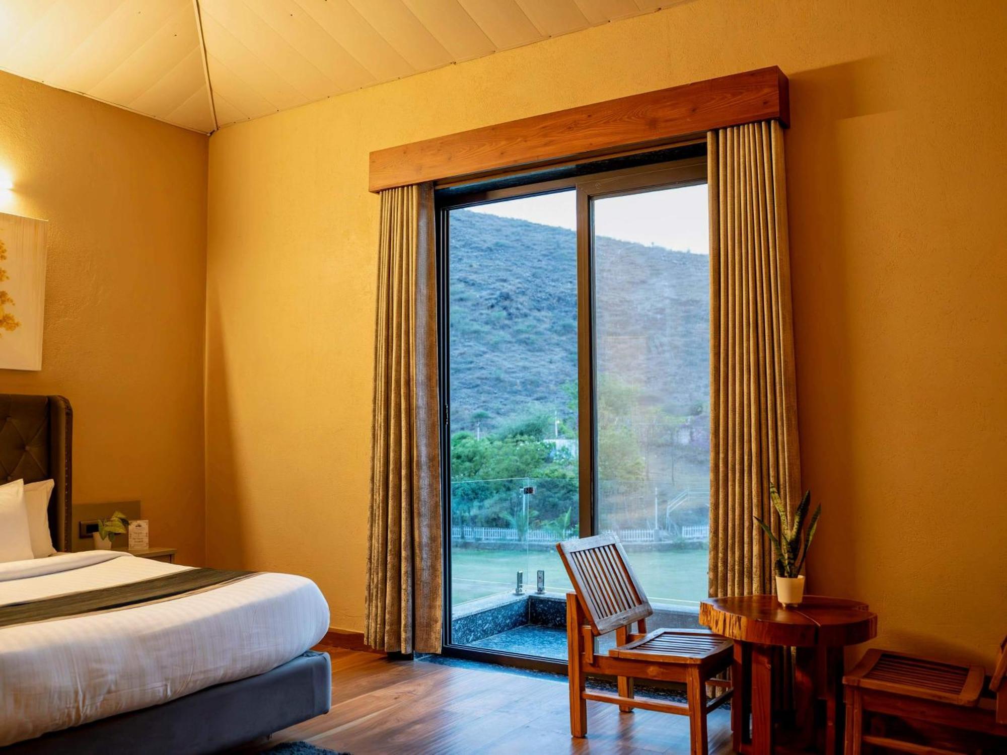 The Divine Hills Resort Nai Room photo