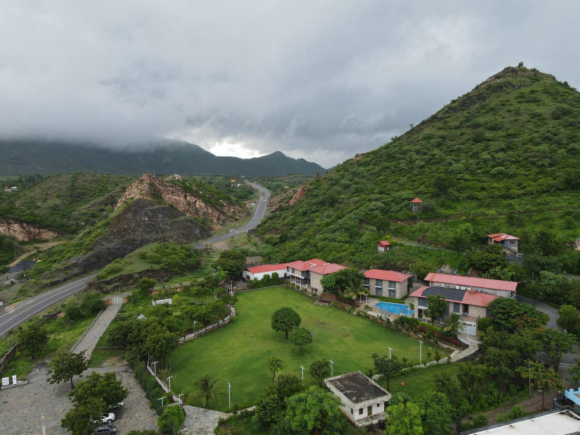 The Divine Hills Resort Nai Exterior photo